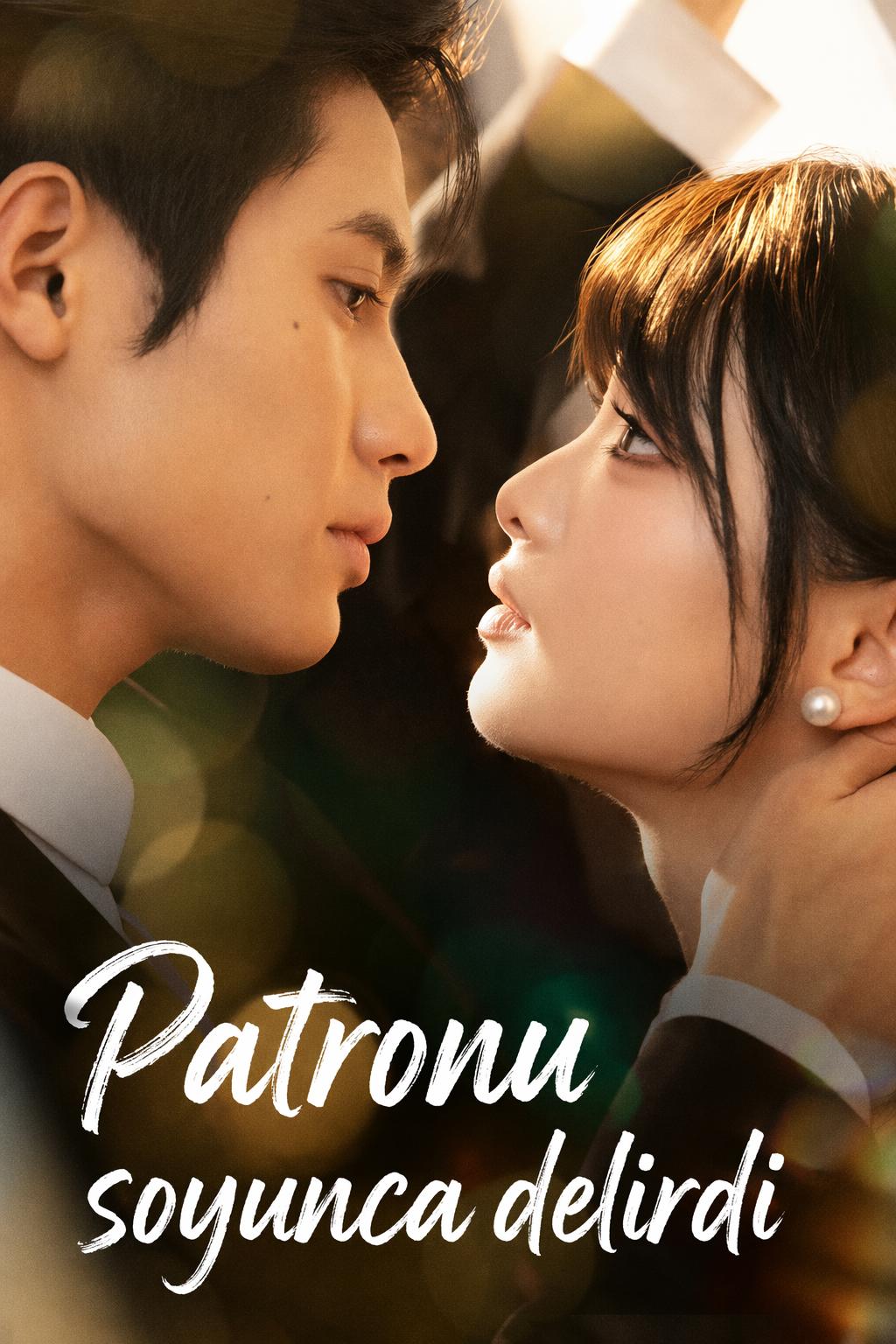 Patronu soyunca delirdi
