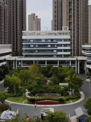 Nữ Phụ Phá Lồng