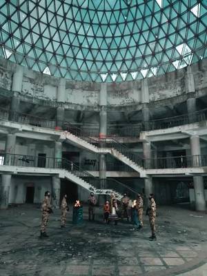 Vua Lính Đánh Thuê Trở Về