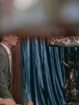 Chủ Tịch Giả Nghèo Tìm Chị