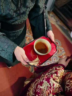 Hoàng Đế Tìm Thấy Con Rơi