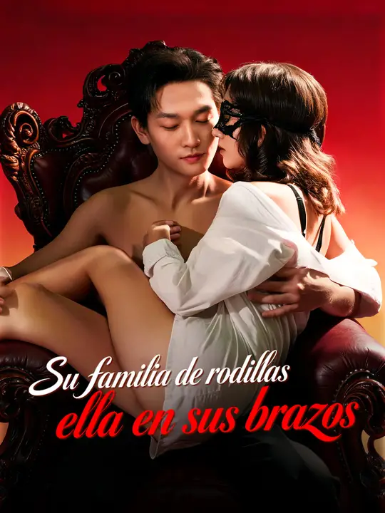 Su familia de rodillas, ella en sus brazos